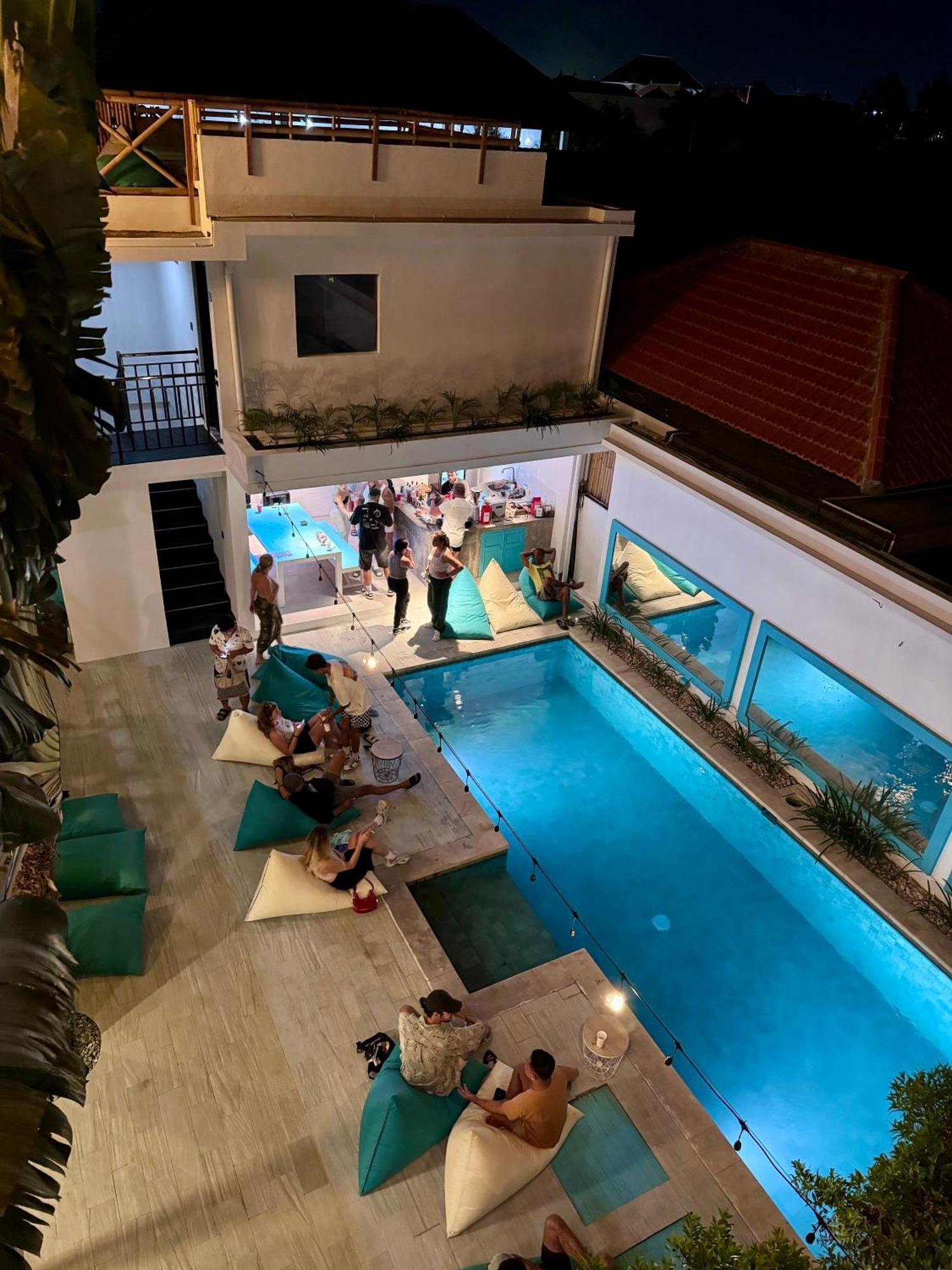 Canggu Central Hostel Εξωτερικό φωτογραφία