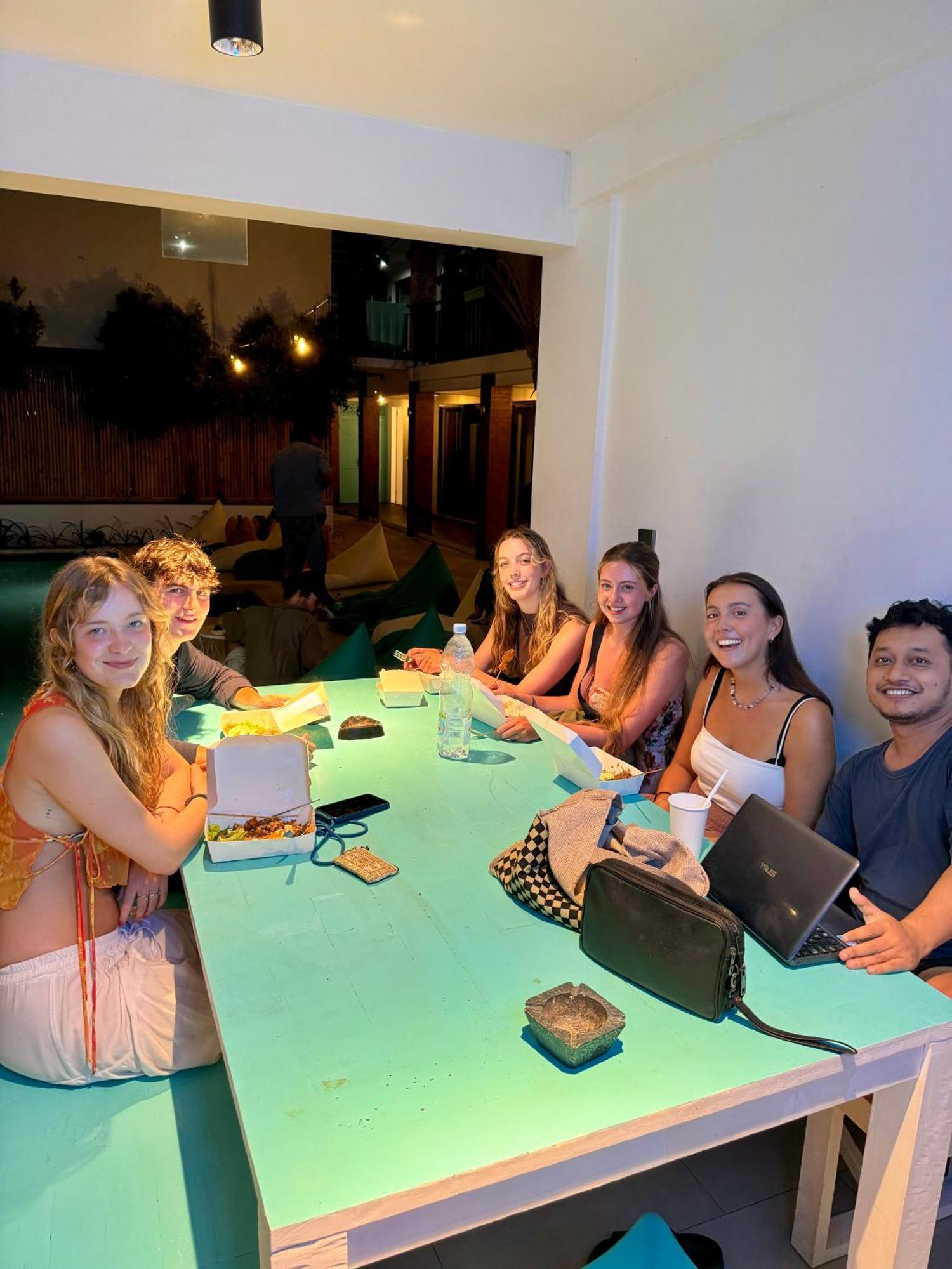 Canggu Central Hostel Εξωτερικό φωτογραφία